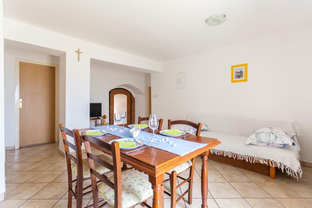 Marina Apartamento Malinska Exterior foto