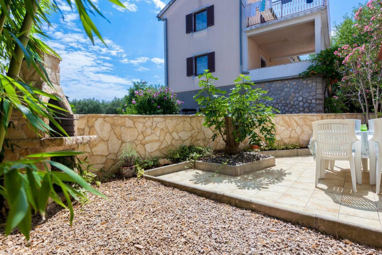 Marina Apartamento Malinska Exterior foto