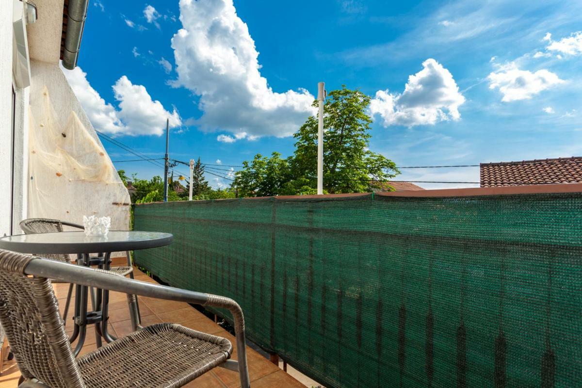 Marina Apartamento Malinska Exterior foto