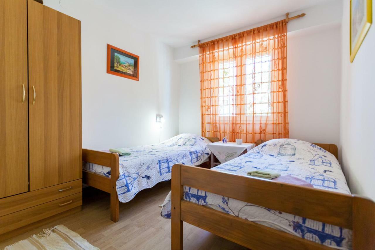 Marina Apartamento Malinska Exterior foto
